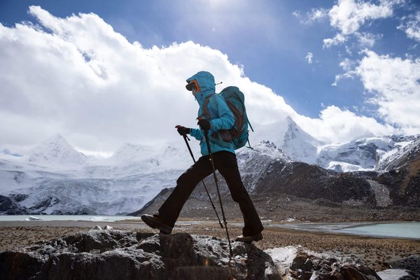 What Are the Effects of Altitude Training on VO2 Max Among Elite Swimmers?