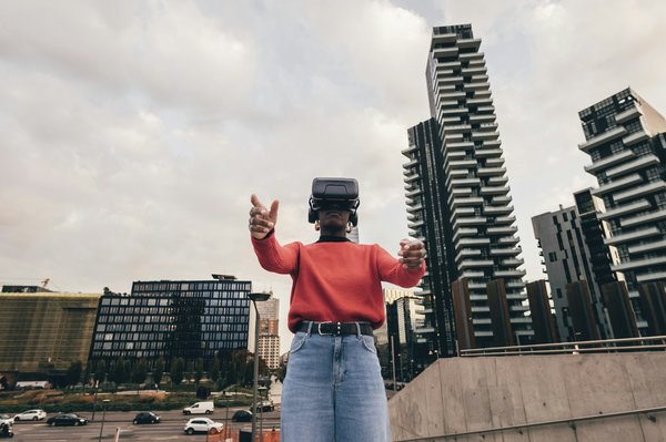 Discover the allure of techwear: style meets functionality